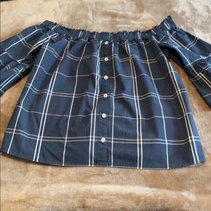 Women’s Abercrombie off the shoulder shirt